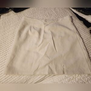 Dazy white/creamish colored skirt
